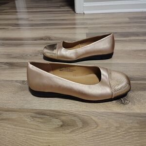 Ladies 7.5 Fairy Elf Style Metallic Ballet Flats